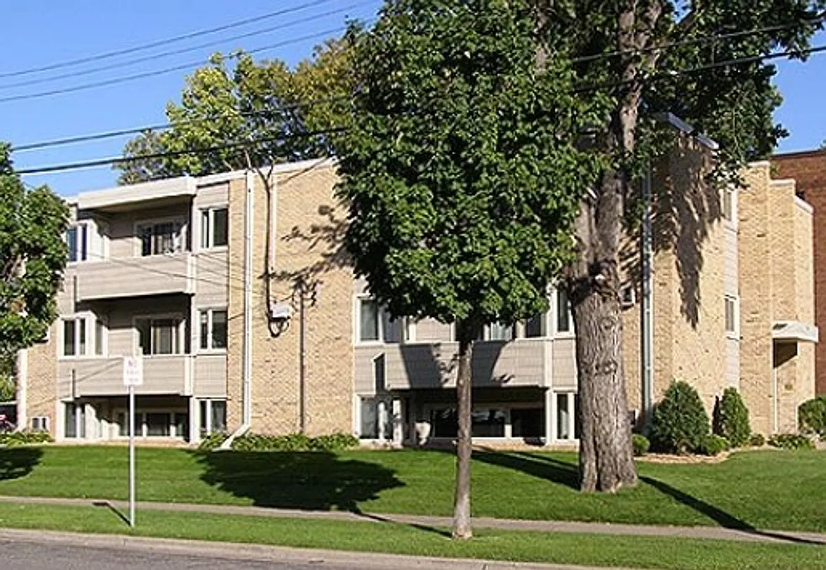 Building Photo - 701 University Ave SE