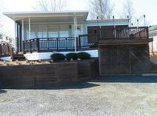 121 Club House Dr, Badin Lake, NC 28127