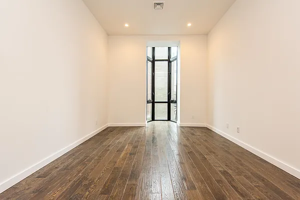 Rented by Nooklyn NYC LLC | media 25