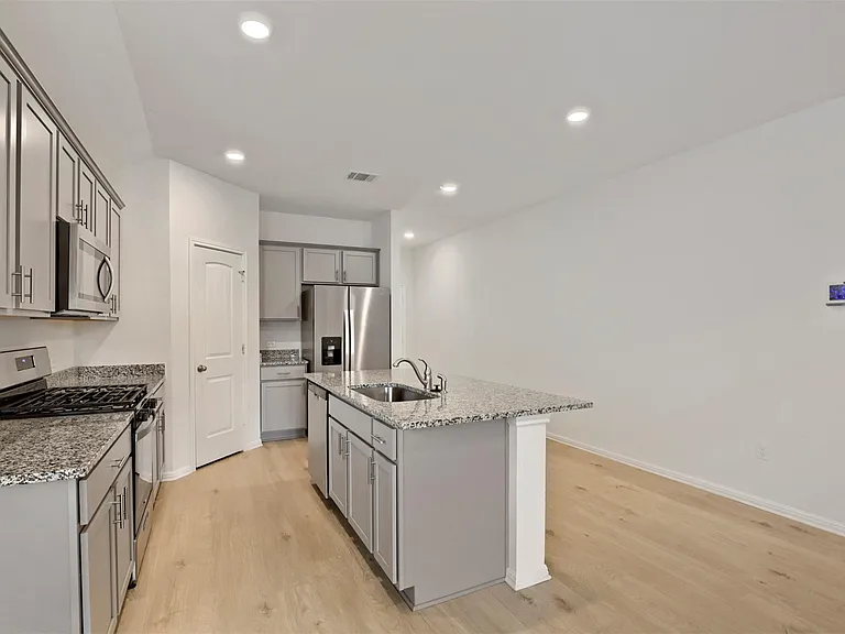 2816 Owl Head Dr — Photo 9