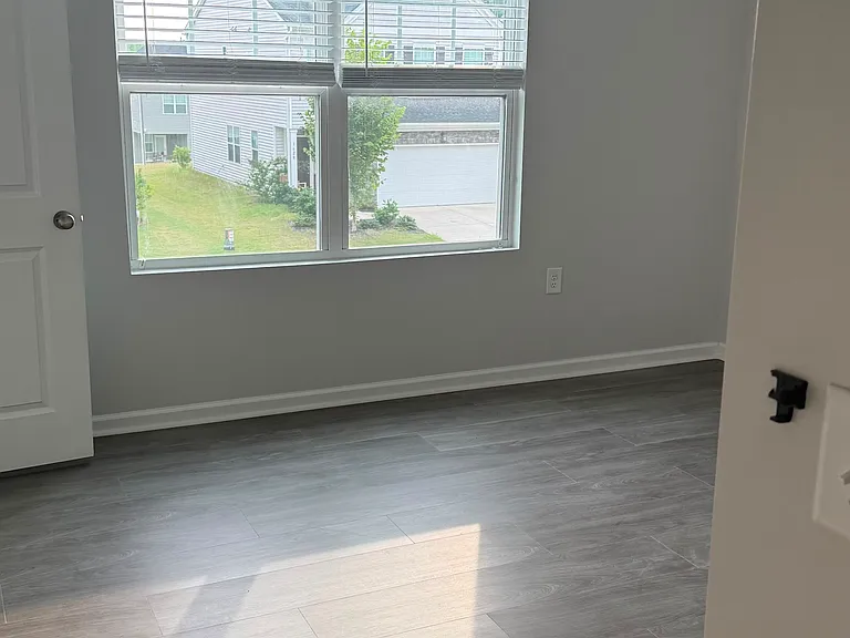 1633 Trembley Park Dr — Photo 37
