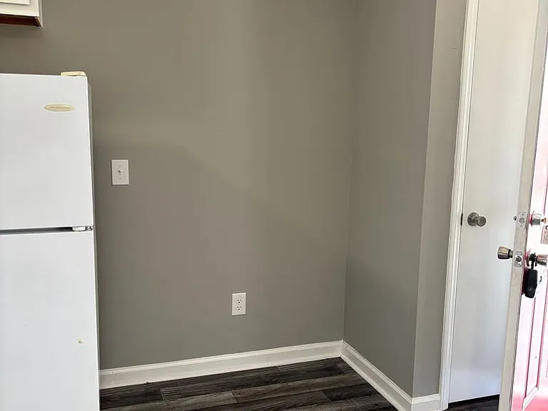235 E Dameron Ave #X — Photo 18