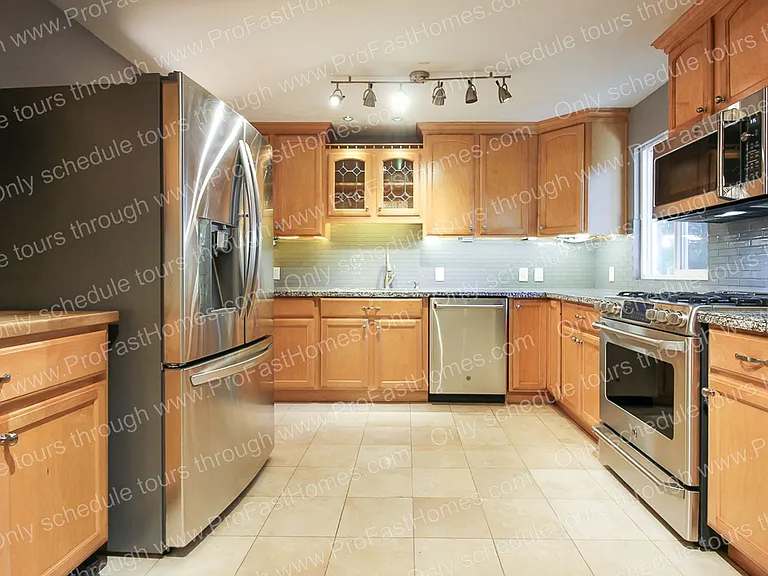 7840 SW West Slope Dr — Photo 16