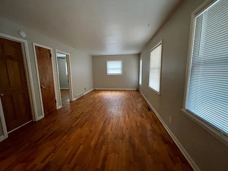 903 Wheaton Ave #4 — Photo 4