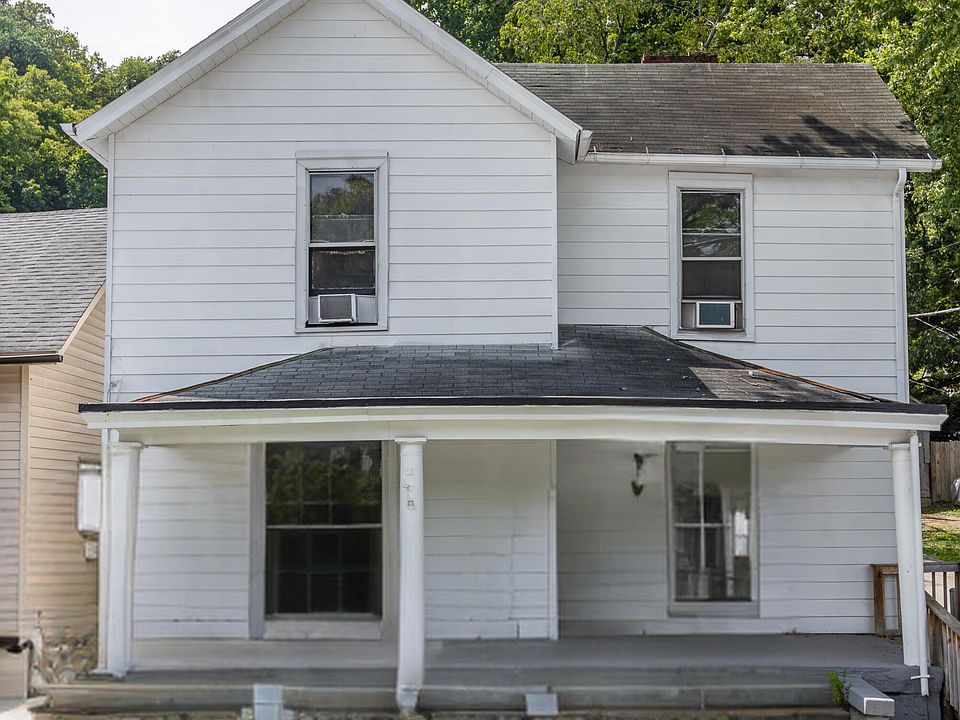 1st image of 522 Steele St