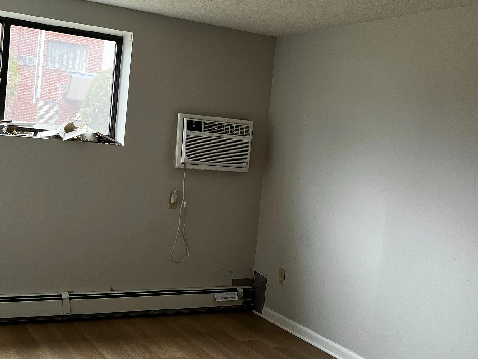 800 Governors Drive Apartments — Photo 1