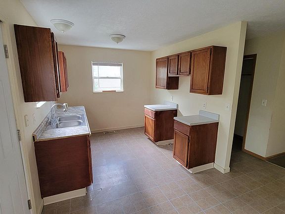 5th image of 4127 E 102nd St