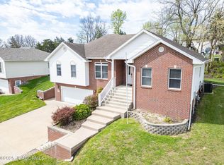 2414 Camzie Dr, Jefferson City, MO 65101