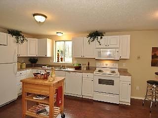 4th image of 9452 Bent Brook Dr