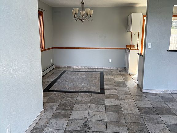 4th image of 6671 Lawlor Cir