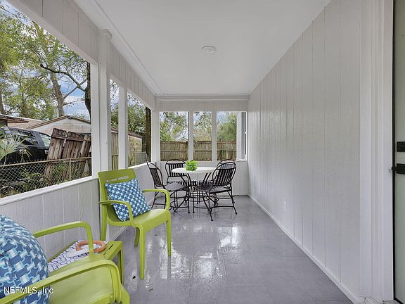 3rd image of 2536 BEAVERBROOK Place
