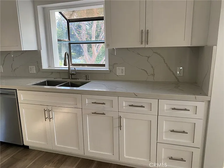 11801 N Circle Dr — Photo 3
