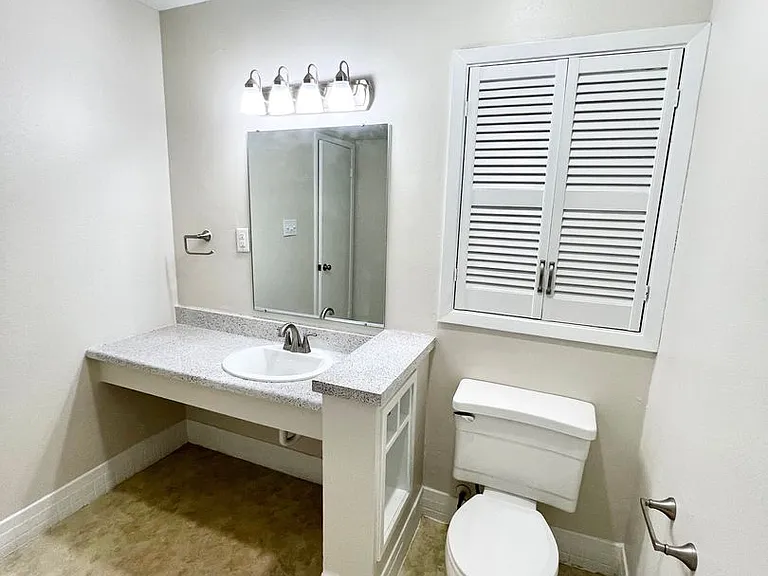 5THBS10 — Photo 13