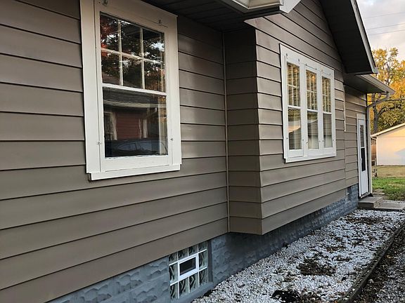 2nd image of 836 E Mills Ave