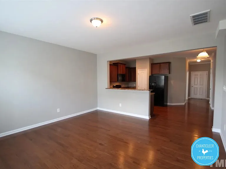 2219 Sunny Cove Dr — Photo 7
