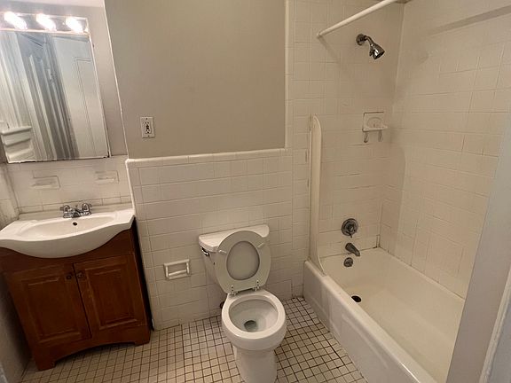 5th image of 891 Massachusetts Ave APT 1