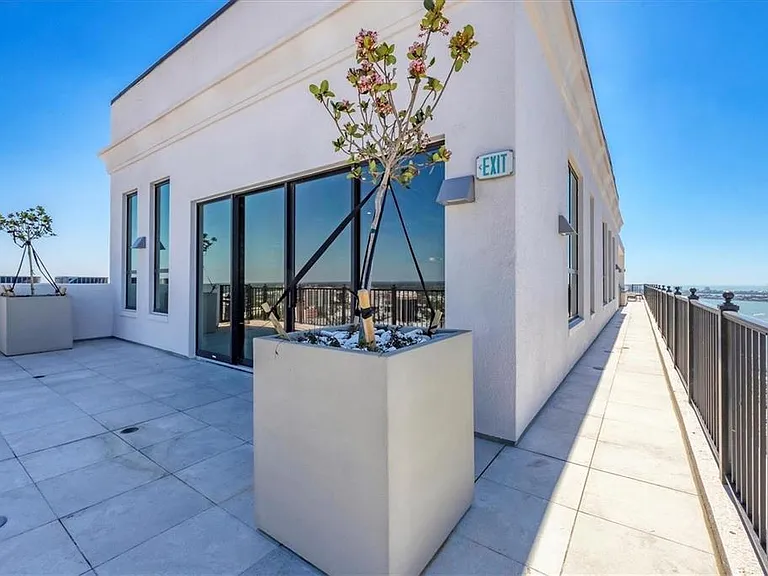 33 S Palm Ave #704 — Photo 42