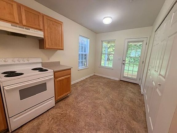 2nd image of 302 Ashley Ln