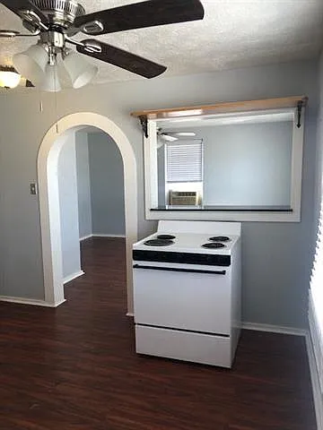 1 bed, 1.0 bath, 700 sqft, $1,000 — Photo 4