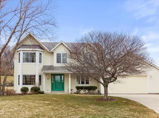 3925 Neuberry Ct, Brookfield, WI 53005