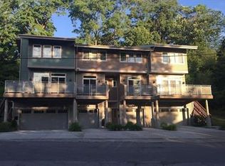 2874 W 11th St, Cleveland, OH