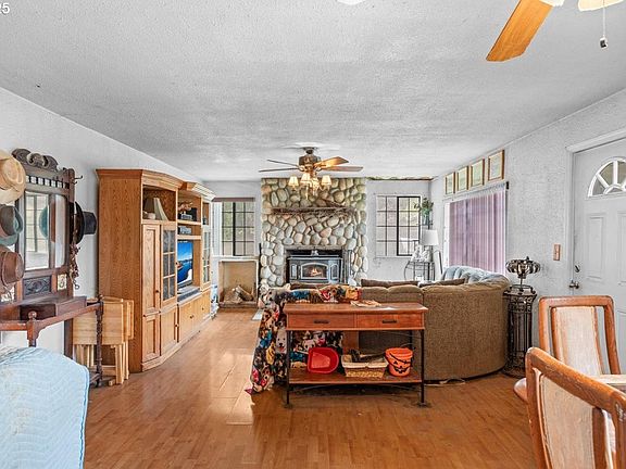 3rd image of 5230 Azalea Glen Rd