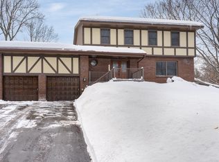 151 Oak Shore Dr, Burnsville, MN 55306