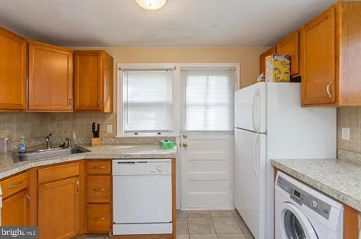 3 bed, 1215 sqft, $2,300 — Photo 3