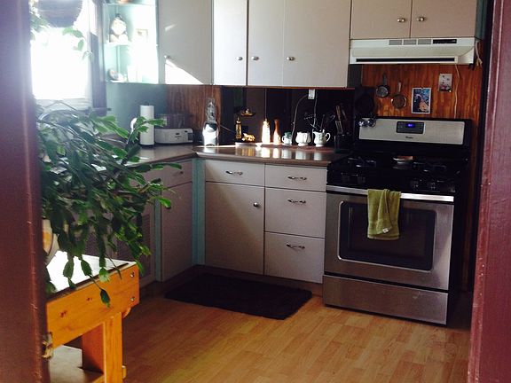 4th image of 922 Park Ave NW