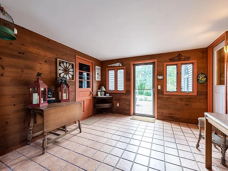131 Hemlock Dr — Photo 35