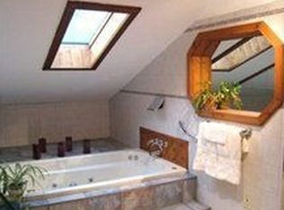 560 Hamilton Drive Ext, Pittsburgh, PA 15235