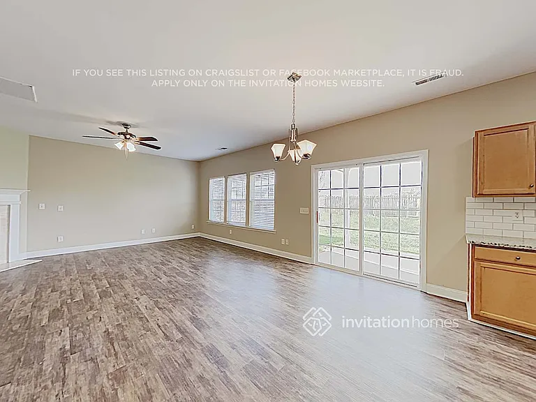 15217 Superior St — Photo 8