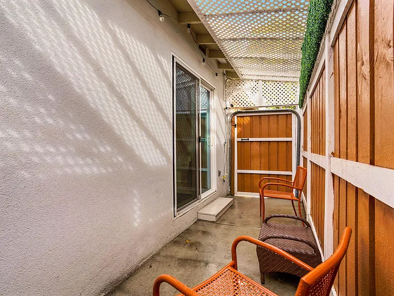 2469 K St — Photo 14