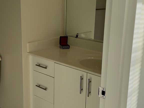3rd image of 104 Clifton Pl #805