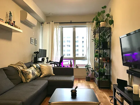 Rented by City Vista Inc | media 43