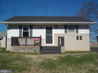 1832 Kittyhawk Rd, Essex, MD 21221