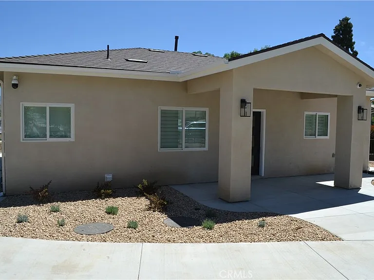 12747 Hilltop Dr #B — Photo 2