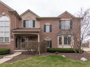 424 Sheffield Ct #16, Canton, MI 48188