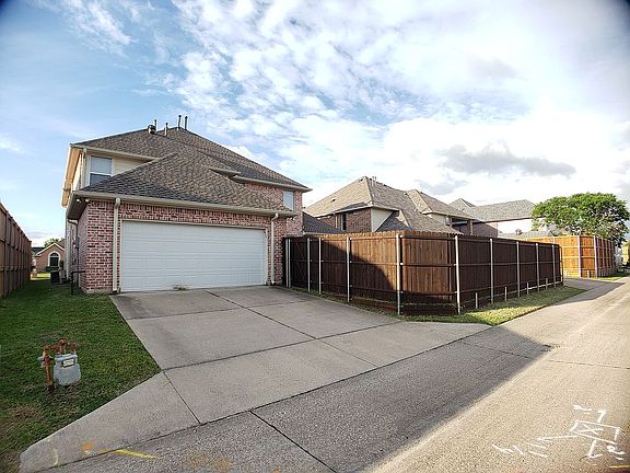 5th image of 614 Killarney