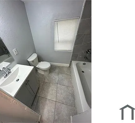 326 Claude St — Photo 13