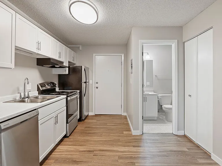 Hillcrest Place — Photo 32