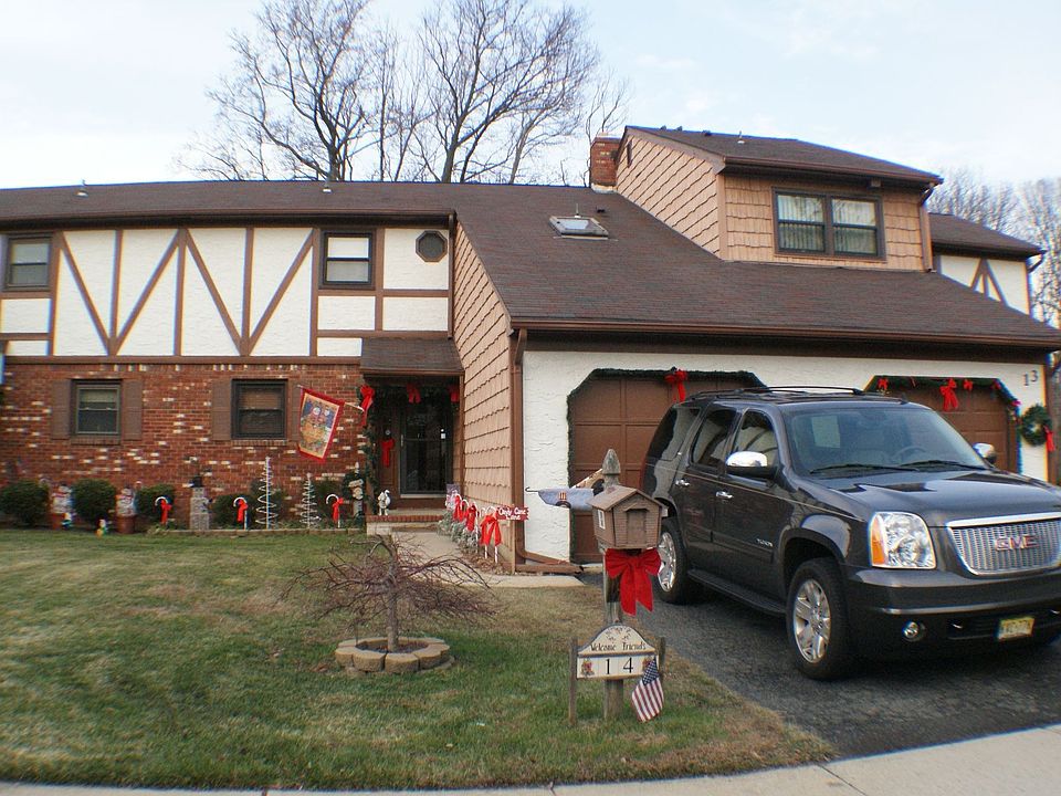 2nd image of 14 Exeter Ct
