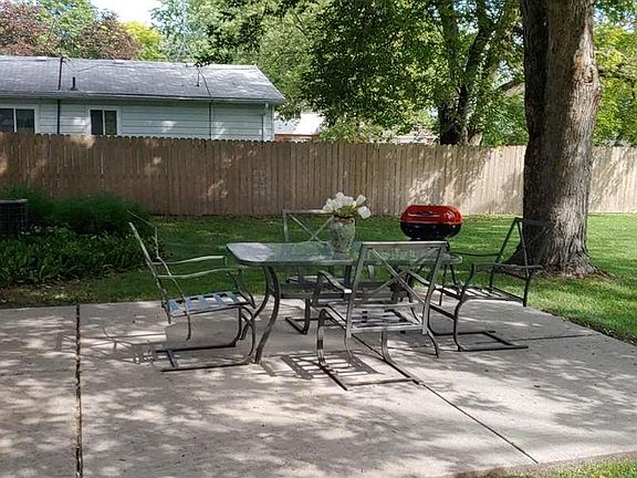 5th image of 3904 Vanguard Dr