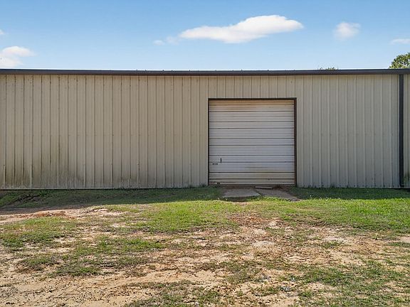 3rd image of 10227 County Road 4101