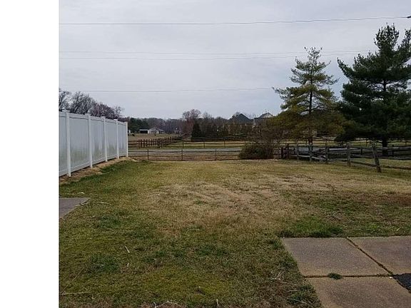 5th image of 4 Valerie Dr