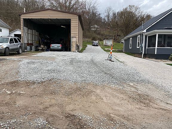 2nd image of 1006 Olive St