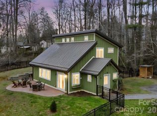 14 Sunny Hollow Ln, Fairview, NC 28730