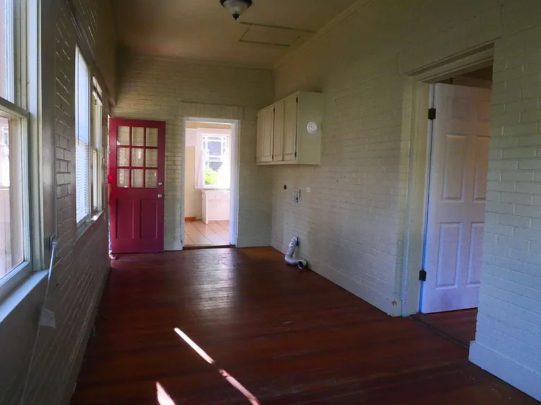 700 N Main St — Photo 18