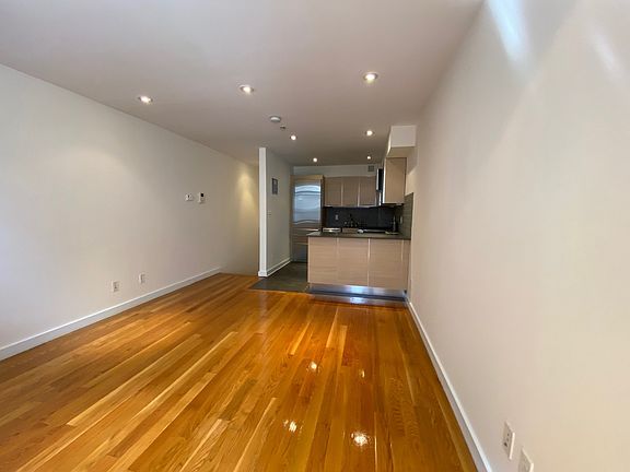 3rd image of 215 E 81st St APT 6G