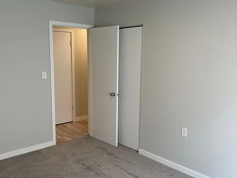 917 E College St #3 — Photo 13
